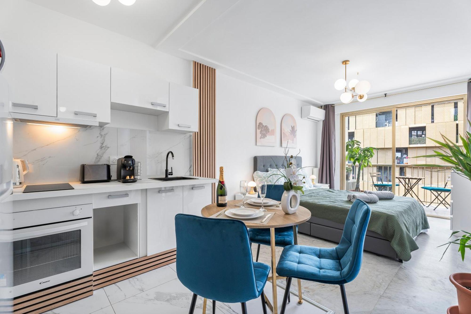 Elegant Studio Avec Terrasse Proche Mer Tramway Nice Luaran gambar