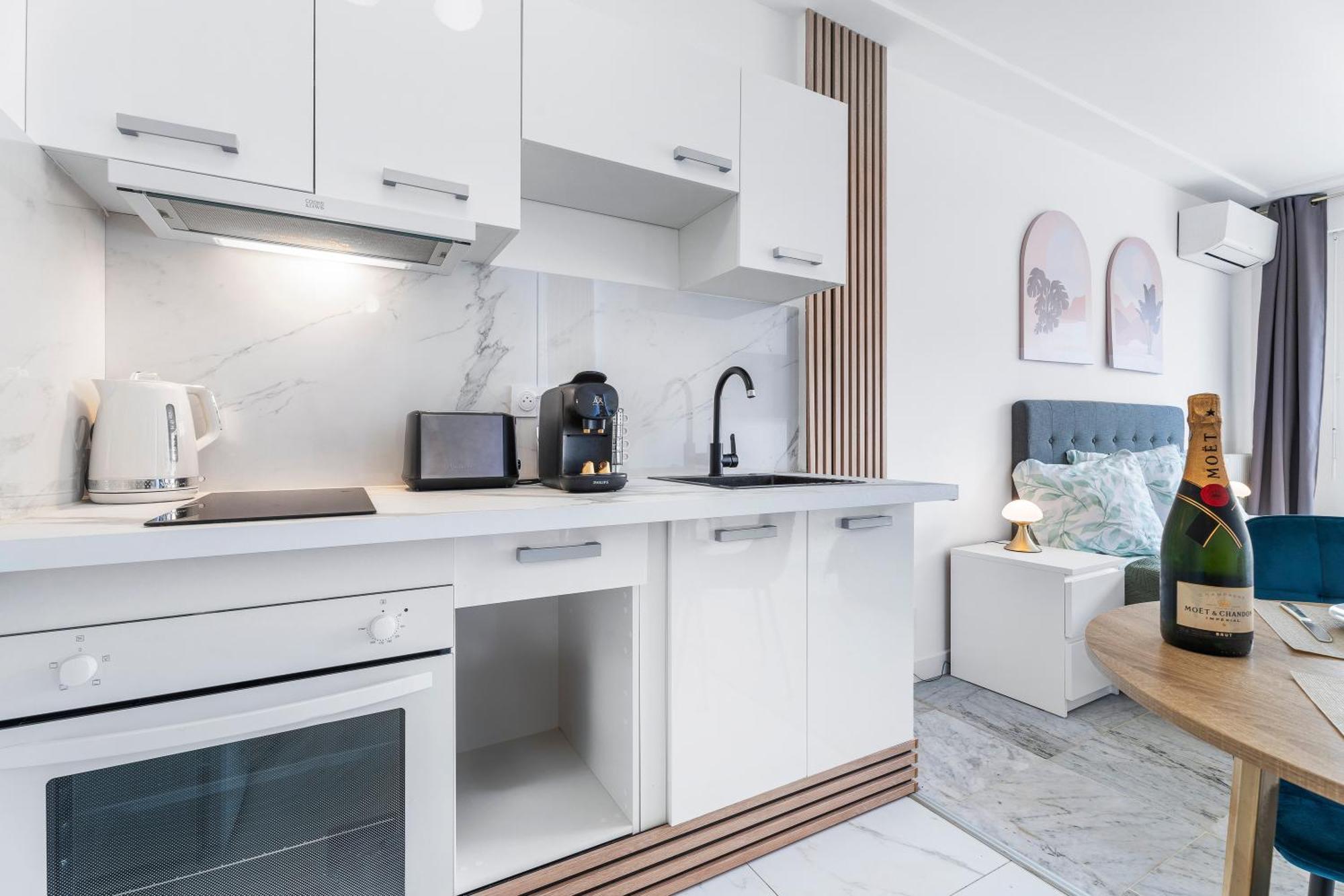 Elegant Studio Avec Terrasse Proche Mer Tramway Nice Luaran gambar
